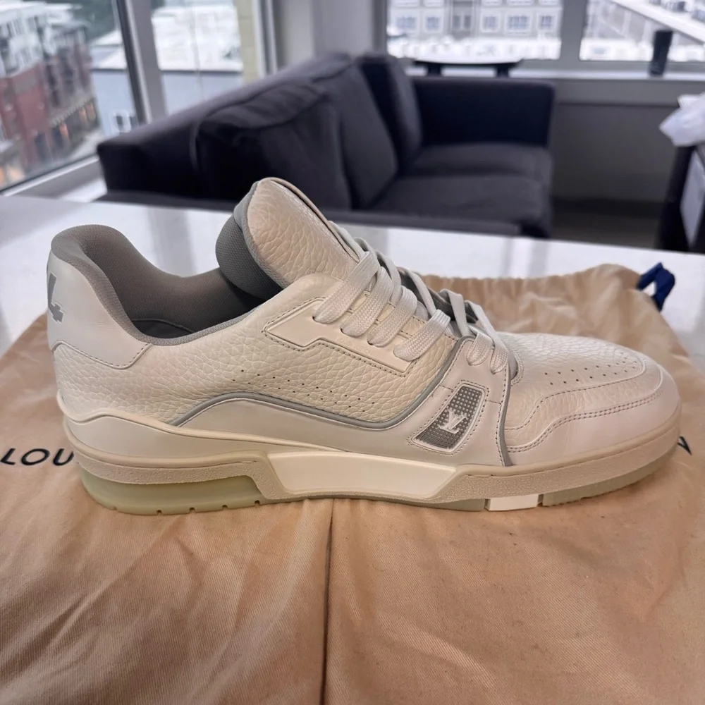 Louis Vuitton Men’s Trainer Sneaker - Picture 12 of 14